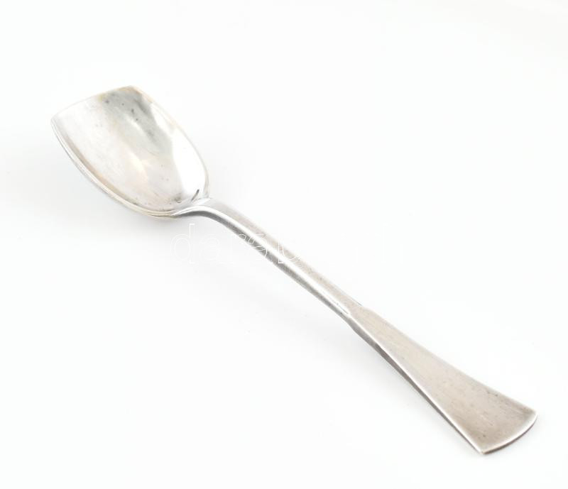 Ezüst(Ag) lapos fűszerkanál, jelzett, h: 8,3 cm, nettó: 7,3 g