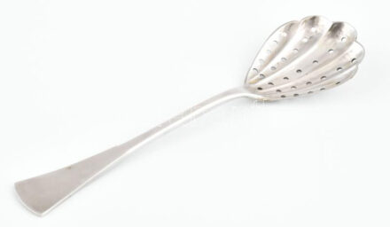 Ezüst(Ag) cukorszóró kanál, jelzett, h: 16,5 cm, nettó: 35,7 g