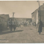 Szelindek, Stolzenburg, Slimnic (Szeben); Fő utca német katonákkal / main street with German soldiers. Phot. Otto Ebering