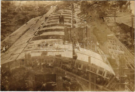 1916 Zlatoust (?), első világháborús katonák gyár építése közben / WWI military construction of a factory. photo (szakadás / tear)