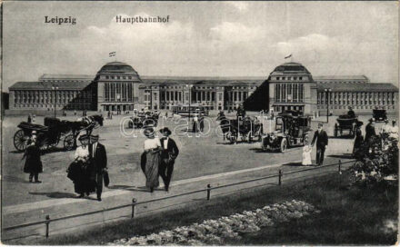 Leipzig, Lipcse; Hauptbahnhof / railway station. montage with tram, automobiles and chariots