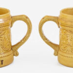 2 db Gránit söröskorsó, Hungarian Rocky Cellar Beer - Export Monimpex Budapest felirattal. Mázas kerámia, jelzett, kisebb mázrepedésekkel, m: 11,5 cm - Image 2