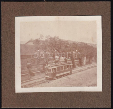 cca 1920 Budapest, villamos, kartonra ragasztott fotó, 5,5×6 cm