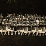 1938 Tatatóváros, Tata-Tóváros; Néptáncos leányok csoportja. photo