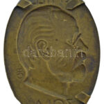 Beck Ö. Fülöp (1873-1945) DN 'Emile Zola' bronz lemezplakett (40x57mm) T:XF,VF a hátsó négy pántból egy letört - Image 2