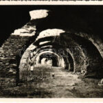 Ada Kaleh, sírcsarnok, katakomba, hölgy / catacombs. Ömer Feyzi photo