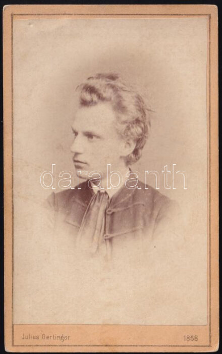 1868 Férfiportré, keményhátú fotó Julius Gertinger bécsi műterméből, 10,5×6,5 cm