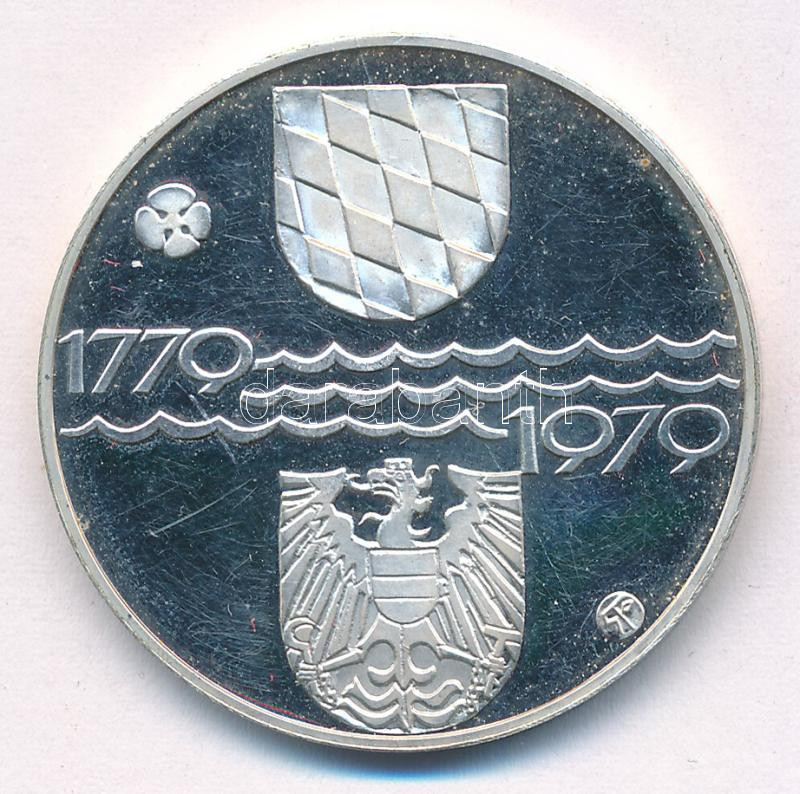 Ausztria 1979. 'Innviertel, Ausztria 200. évfordulója' jelzett Ag emlékérem (19,79g/0.900/35mm) T:AU kis patina, karc Austria 1979. '200th Anniversary of Innviertel, Austria' hallmarked Ag commemorative medallion (19,79g/0.900/35mm) C:AU small - Image 2