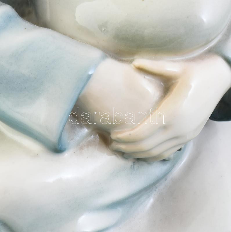 Zsolnay: Anya gyermekével. Kézzel festett porcelán, jelzett, Terv: Sinkó András. Talapzatán kér hajszálrepedés. m: 36 cm - Image 3