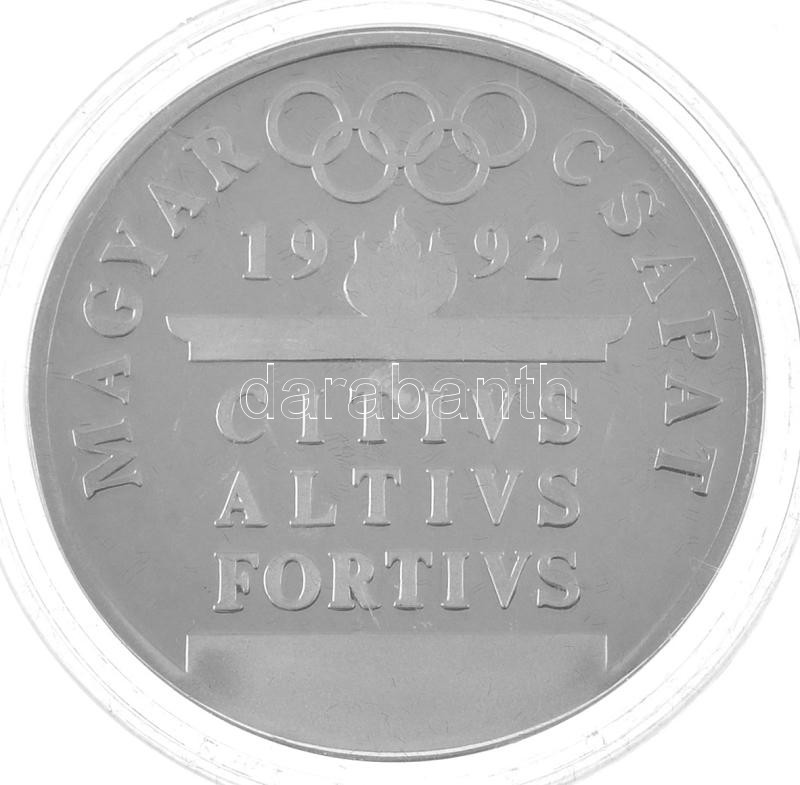 1990. 'Magyar Csapat 1992 - CITIVS, ALTIVS, FORTIVS / Birkózás' a Barcelonában rendezett nyári Olimpia alkalmából készült, jelzetlen Ag emlékérem kapszulában, sorszámozott '3473' tanúsítvánnyal, eredeti dísztokban. Szign.: Papp - Image 2