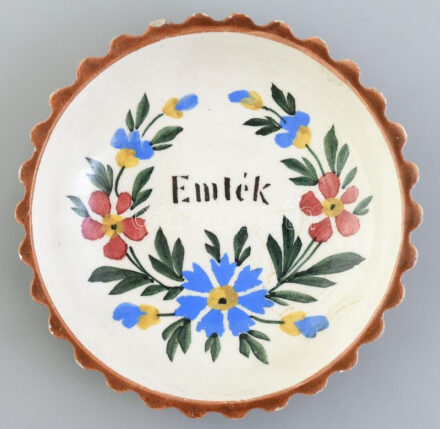 Emlék feliratos kézzel festett kerámia tálka, kis lepattanással 12 cm