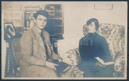 1929 Habsburg Ottó és Zita királyné fotólap, hátoldalon Zita királyné autográf dedikációja fia tanárának Angyal Dávid történésznek / Original photo of Otto von Habsburg and his mother Queen Zita with autograph dedication of ZIta