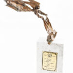 Kligl Sándor (1945-): Doni katasztrófa. Bronz, márvány talapzaton. Jelzett, m: 73 cm