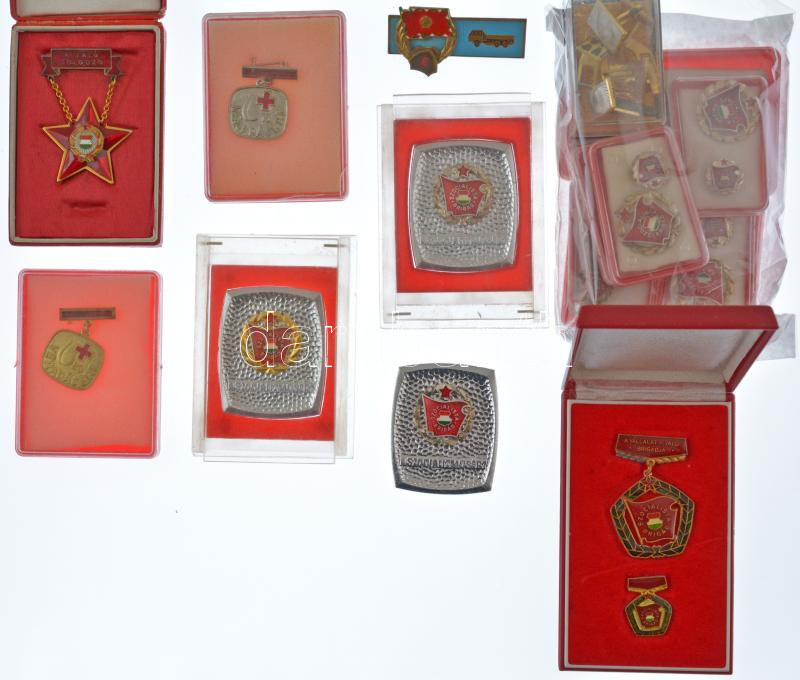 14db-os szocialista jelvény, kitüntetés és mandzsetta gomb tétel, közte ~1970-1975. 'Harmad Osztályú Gépjárművezető (teherautó)' műgyantás fém jelvény (29x60mm) T:XF,VF