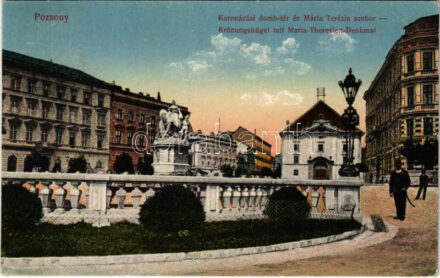 1917 Pozsony, Pressburg, Bratislava; Koronázási emlék tér, Mária Terézia szobor. Vasúti levelezőlapárusítás 46. 1916. / square, statue, monument