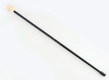 Elefáncsont gombos sétapálca XIX. sz. vége. monogrammal, nemesi koronával 84 cm Új gumi véggel / Antique walking stick with ebony handle. 87 cm