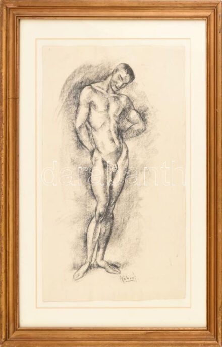 Gábor Jenő (1893-1968): Férfiakt kontraposztban. Szén, papír. Jelzett. Hátoldalán a pécsi Antikart Galéria raglapján feliratozott. Üvegezett fakeretben. / Carcoal on paper, signed, framed