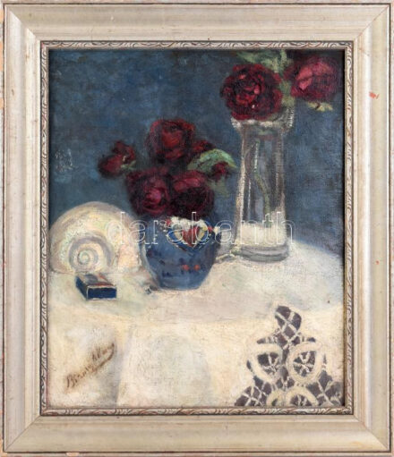 Olvashatatlan jelzéssel, XX: sz. eleje: Csendélet. Olaj, karton. 45×38 cm. Dekoratív, sérült fakeretben.