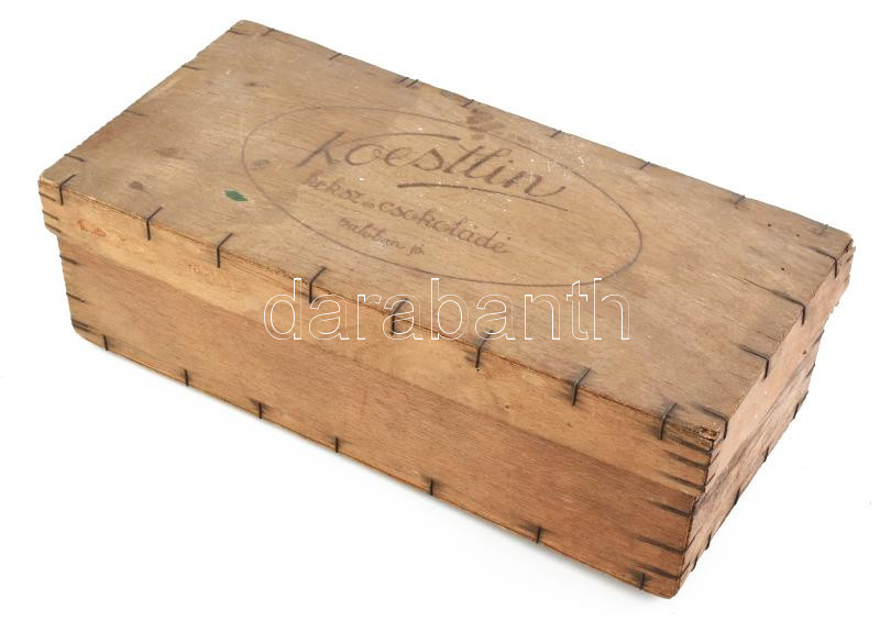 Koestlin jelzett kekszes fa doboz, kissé vetemedett 40x20 cm