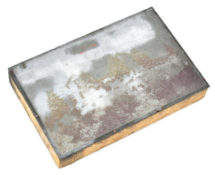 cca 1940 A Szentkirályi család balatongyöröki kúriájának képét ábrázoló képeslap nyomolemeze 14x9 cm