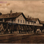 Újvidék, Novi Sad; vasútállomás, vonat. Vasúti levelezőlapárusítás 54. / railway station, train (EK)