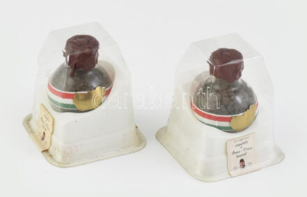 cca 1990 Magyar anyaföld, nemzeti ereklye, díszpalackban, nemzeti színű szalaggal, műanyag csomagolásban 2 DB