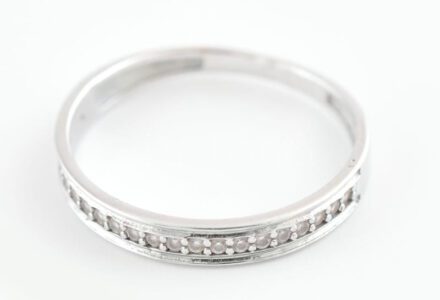 14k fehérarany (Au) gyűrű kövekkel. Jelzett br 1,56 g m:56