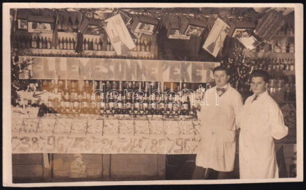 1934 Bp. VIII. ker. Baross utca, boltunk, fotólap, 9×14 cm