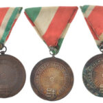 ~1945. 'Magyar Kerékpáros Szövetség' kétoldalas, ezüstözött bronz és bronz díjérem mellszalagon, Kossuth-címerrel (3db) T:XF,VF ezüstözés kopott - Image 2