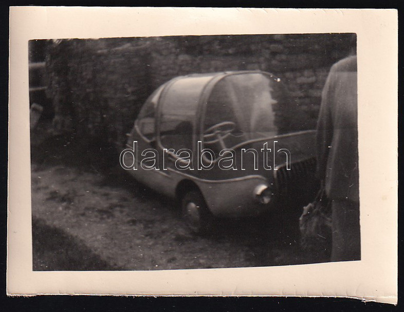 cca 1960-1970 Pajtás egy példányban készült miniautó, fotó, 5×6,5 cm