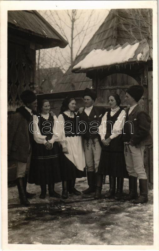 Csíkménaság, Armaseni; népviselet. Andory Aladics Zoltán mérnök felvétele / folklore (fl)
