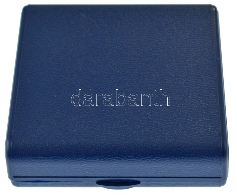 Bozó Gyula (1913-2004) 2000. 'Szent László király halálának évfordulójára 1995 / A Kalocsa-Kecskeméti Főegyházmegye Szinódusa 1995 - 2000 - UT UNUM SINT' kétoldalas, bronz emlékérem, dísztokban (42,5mm) T:1 - Image 3