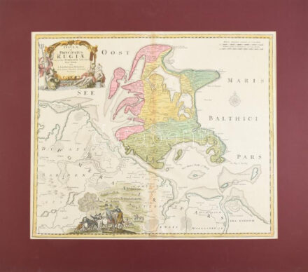 Insulae et Principatus Rugiae cum vicinis Pomeraniae... Ioh. Batt. Homann cca 1720. színezett rézmetszetű térkép. Paszpartuban, középen a hajtásnál folttal / Colored copper plate map of the Rugia and Pomerania in paspartu. 565x480 mm