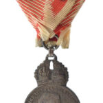 1917. 'Károly Ezüst Katonai Érdemérem a katonai érdemkereszt szalagján, kardokkal' ezüstözött hadifém kitüntetés hadiszalagon T:XF kopott ezüstözés, viseltes mellszalag Hungary 1917. 'Silver Militarty Order of Merit on wartime
