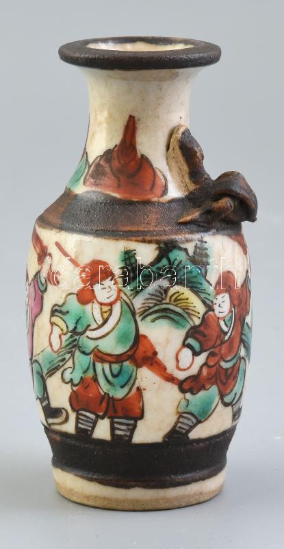Antik Japán mini váza csata jelenettel . Kézzel festett kerámi, hibátlan. XIX. sz vége. / Antique Japanese porcelain vase Hand painted 9 cm