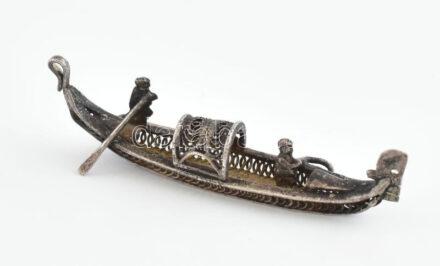 Ezüst (Ag) filigrán hajó bross, jelzés nélkül, nettó: 3,06 g, 4,5 cm