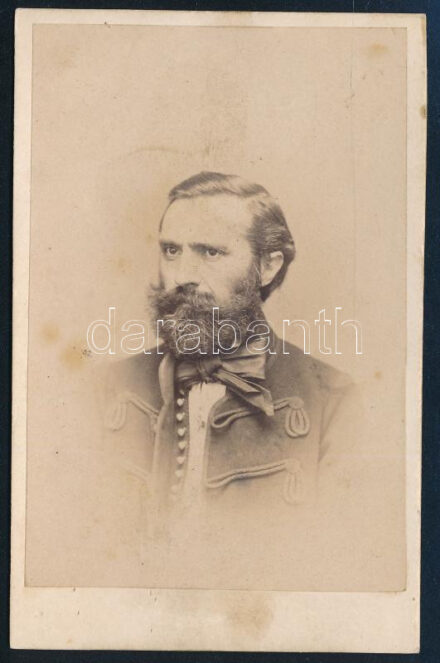 Tiedge János (1819-1888) fényképész vizitkártya méretű portréja saját pesti műterméből. / Self portait of J. Tiedge. Pest 6,5x10,5 cm