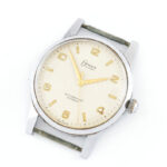 Onsa kézi felhúzós karóra. Hibátlan számlappal, karcos plexivel, működő, jó állapotban 34 mm