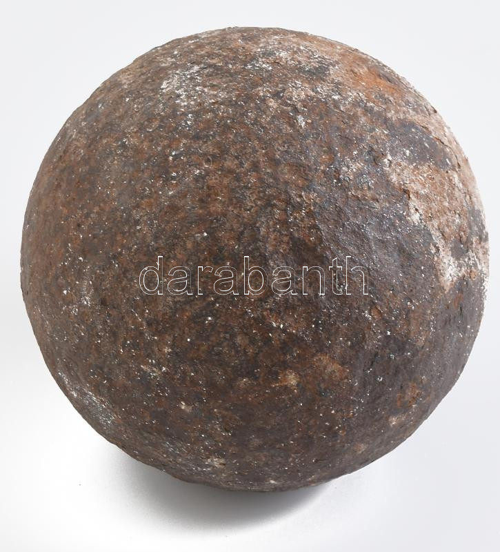 cca 1600 ágyúgolyó. öntöttvas 15 cm