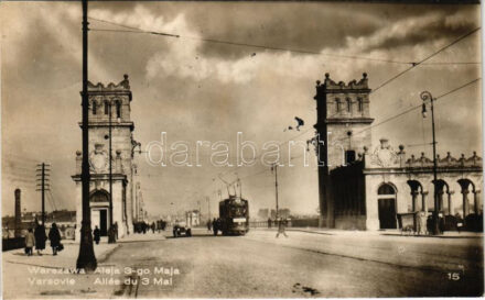 Warszawa, Varsovie, Warschau, Warsaw; Aleja 3-go Maja / Allée du 3 Mai / street view, tram