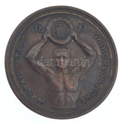 1946. 'Magyar Testgyakorlók Köre - MTK 1888 / Bátorság, Buzgalom, Barátság' ezüstözött bronz díjérem, hátoldalán 'Magyar Kupa 1946. Magyar Testgyakorlók Köre' gravírozással (41mm) T:AU,XF kopott ezüstözés, patina, kis ph /