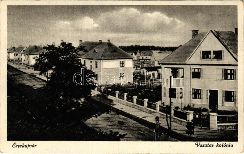 1939 Érsekújvár, Nové Zámky; Vasutas kolónia / railway colony + 'A Szent Jobb Országjárása 1939. IV. 30. Érsekújvár' So. Stpl. (EK)