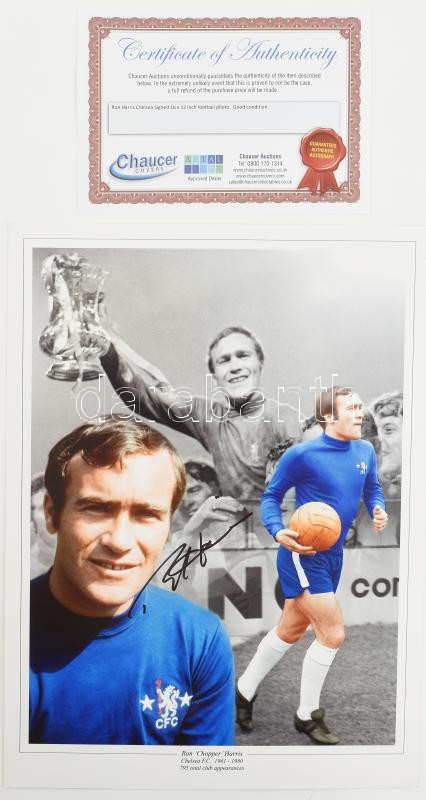 Ron Harris angol labdarúgó, a Chelsea FC legendás játékosának autográf aláírása fotónyomaton, tanúsítvánnyal, 40x30 cm. (Összesen 795 alkalommal lépett pályára a Chelsea színeiben, amellyel klubrekordot állított fel.) /