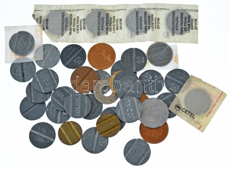 39db-os zseton, token, bárca-tétel, nagyrészt brazil telefonérmék. 5db eredeti papírcsomagolásban, 2db eredeti(?) műanyag csomaglásban T:UNC-VF