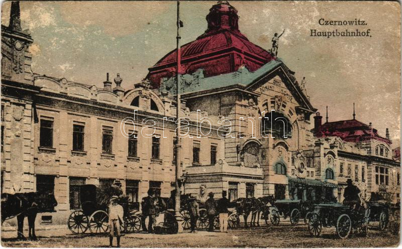 Chernivtsi, Czernowitz, Cernauti, Csernyivci (Bukovina, Bukowina); Hauptbahnhof / railway station, horse-drawn carriages (surface damage)