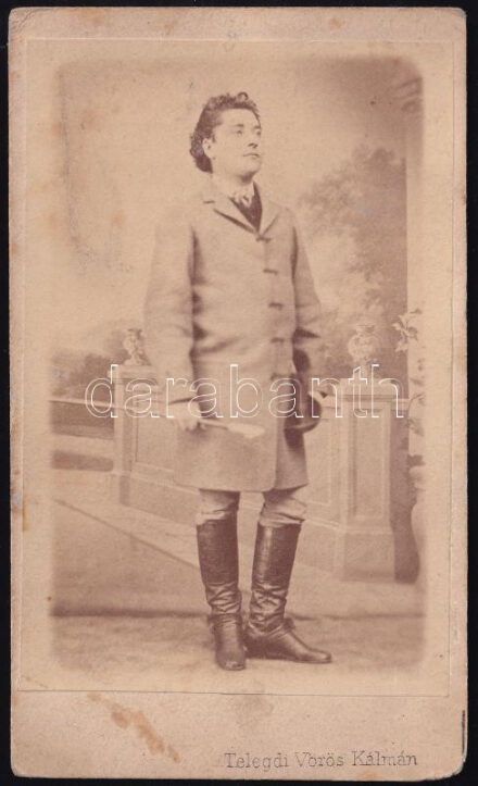 cca 1870 Vári Kálmán portréja, keményhátú fotó Telegdi Vörös Kálmán műterméből, foltos, 10,5×6,5 cm