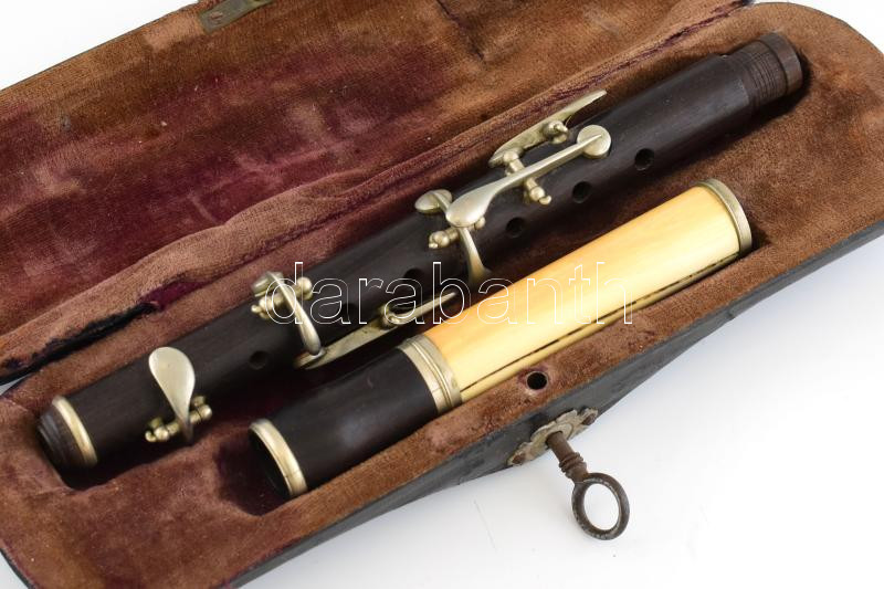 cca 1850 flageolet a pompe tokjában kulccsal.