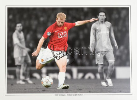 Paul Scholes angol labdarúgó, edző, a Manchester United volt játékosának autográf aláírása fotónyomaton, tanúsítvánnyal, 40x30 cm / Autograph signed photo of Paul Scholes English footballer, coach, former Manchester United player,