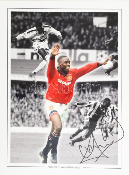 Andrew 'Andy' Cole angol labdarúgó, a Manchester United (és több más élvonalbeli csapat) volt játékosának autográf aláírása fotónyomaton, tanúsítvánnyal, 40x30 cm / Autograph signed photo of Andrew 'Andy' Cole English footballer,