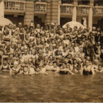 Budapest XIV. Széchenyi fürdő, fürdőzők. photo (lyuk / pinhole)